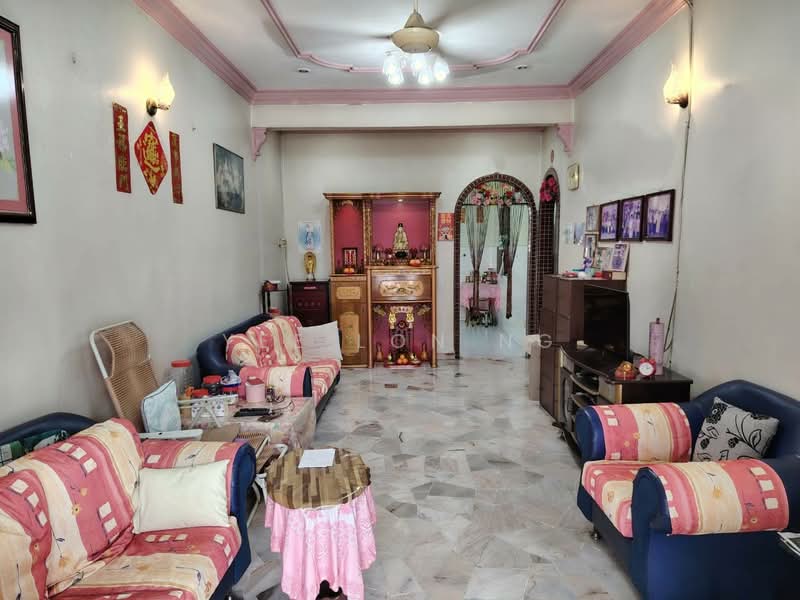 Taman Sri Pulai untuk Untuk Dijual - RM 450,000, Apr 2026 - Living Room - PropertyGuru.com.my