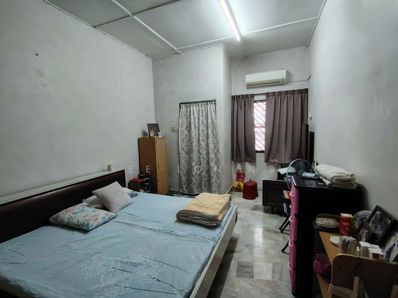 Taman Sri Pulai untuk Untuk Dijual - RM 450,000, Apr 2026 - Bedroom - PropertyGuru.com.my