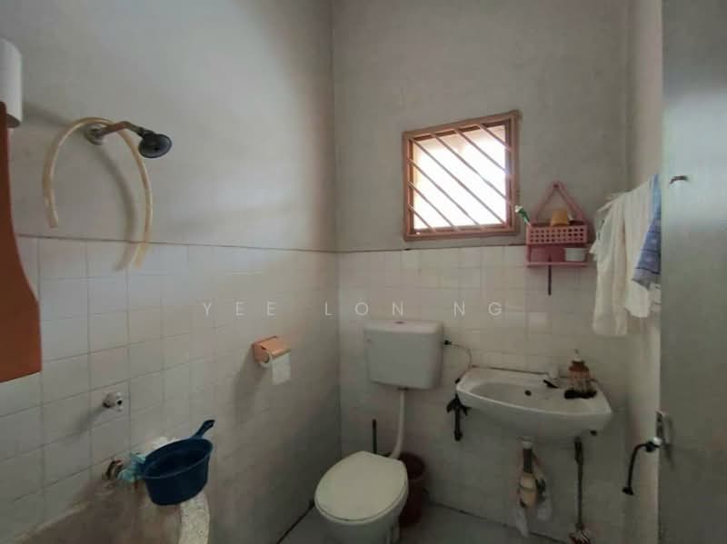Taman Sri Pulai untuk Untuk Dijual - RM 450,000, Apr 2026 - Bathroom - PropertyGuru.com.my