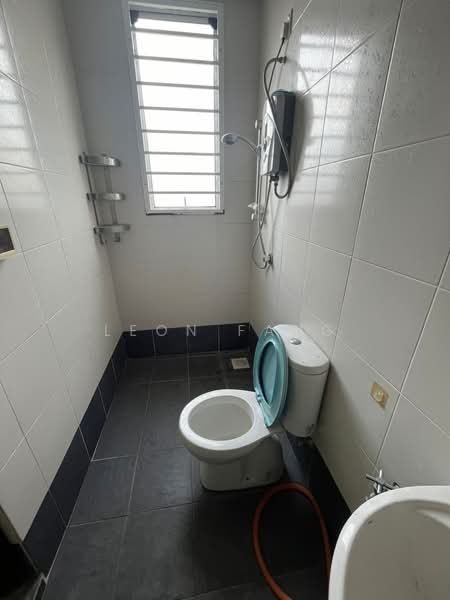 Service Residence for Sale at Amara - Leon Fang - Bathroom - PropertyGuru.com.my