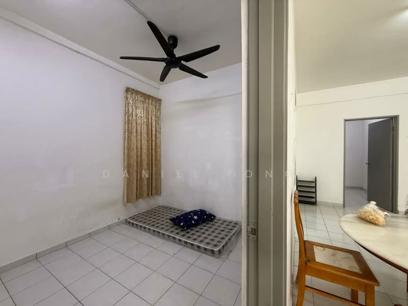 Apartment for Sale at Molek Ria - Daniel Yong - Bedroom - PropertyGuru.com.my