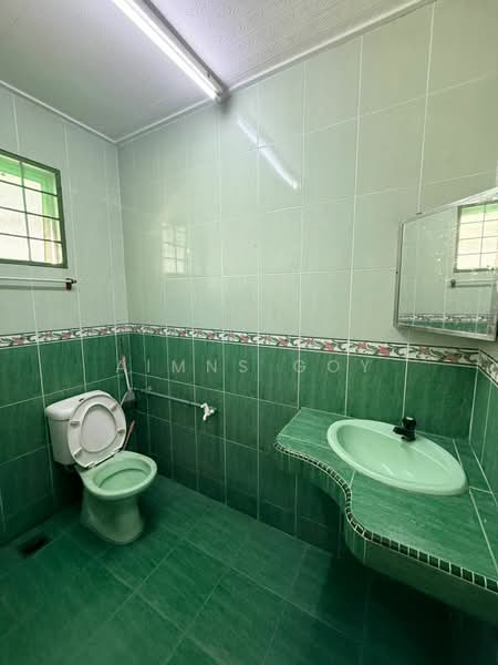 2 Storey Taman Bukit Mewah Kajang House On Rent untuk Untuk Disewa - RM 1,500 /bulan, Apr 2026 - Bathroom - PropertyGuru.com.my