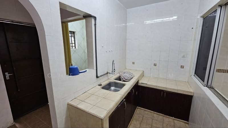 Taman Saikat untuk Untuk Dijual - RM 450,000, Mac 2026 - Kitchen - PropertyGuru.com.my