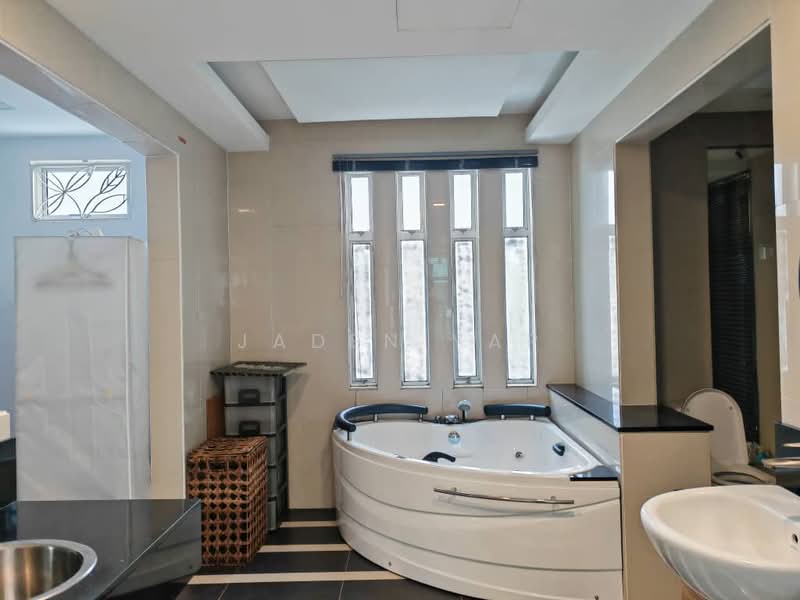 Tiara Puteri untuk Untuk Dijual - RM 950,000, Mac 2026 - Bathroom - PropertyGuru.com.my
