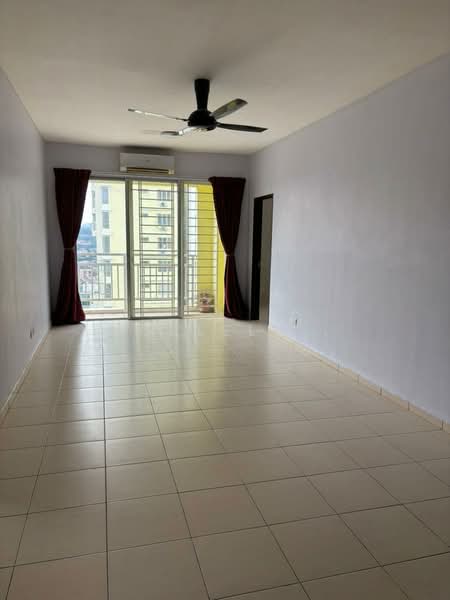 Condominium for Sale at Platinum Lake PV 10 - Norlela . - Living Room - PropertyGuru.com.my