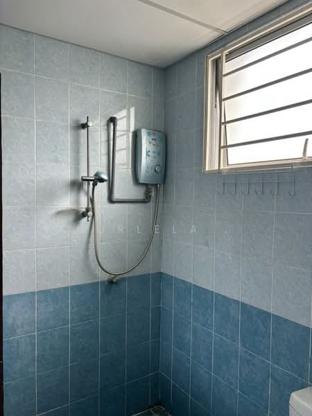 Condominium for Sale at Platinum Lake PV 10 - Norlela . - Bathroom - PropertyGuru.com.my