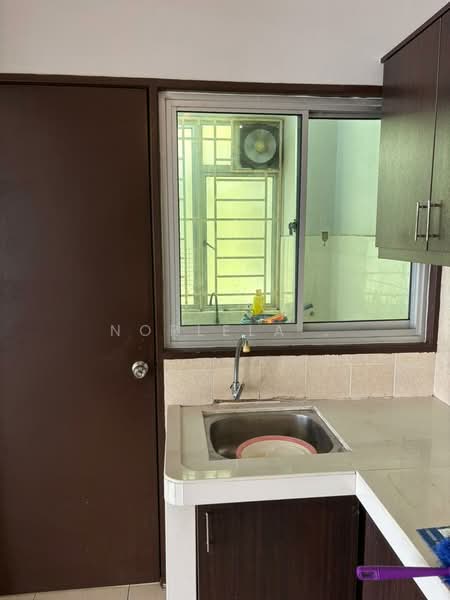 Condominium for Sale at Platinum Lake PV 10 - Norlela . - Kitchen - PropertyGuru.com.my