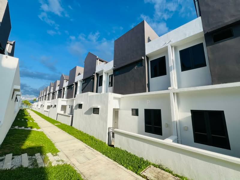 2-storey Terraced House for Sale in Bandar Gamuda Gardens (Rawang) - Tom Yip - Exterior - PropertyGuru.com.my
