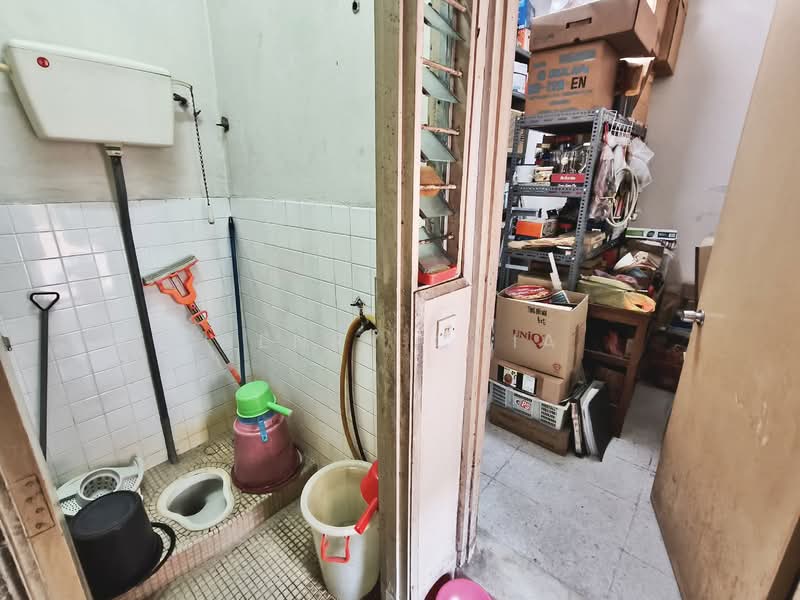 Rumah Teres 2 Tingkat untuk Dijual di Taman Connaught (Cheras) - Henry Chia - Bathroom - PropertyGuru.com.my