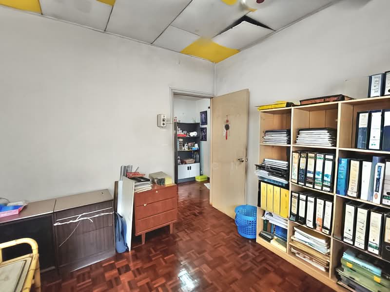 Rumah Teres 2 Tingkat untuk Dijual di Taman Connaught (Cheras) - Henry Chia - PropertyGuru.com.my