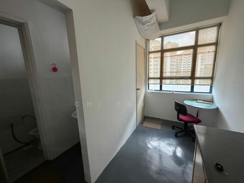 Kedai / Pejabat untuk Disewa di Kelana Jaya (Petaling Jaya) - Chi Yan . - Bathroom - PropertyGuru.com.my