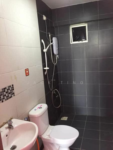 Apartment for Sale at Zennith Suites (Pangsapuri Kebun Teh) - Jack Ting - Bathroom - PropertyGuru.com.my