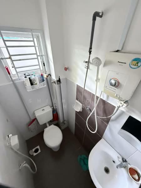 2-storey Terraced House for Rent in Taman Nusantara Prima (Gelang Patah) - Shieh Long Chen - Bathroom - PropertyGuru.com.my