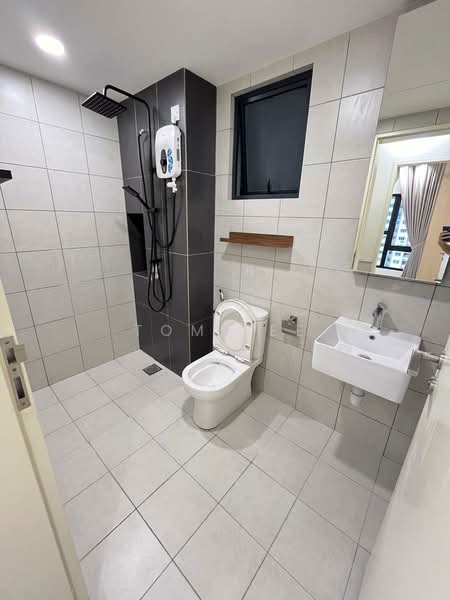 Service Residence for Sale at D'Cosmos Residences - Tom Lee - Bathroom - PropertyGuru.com.my