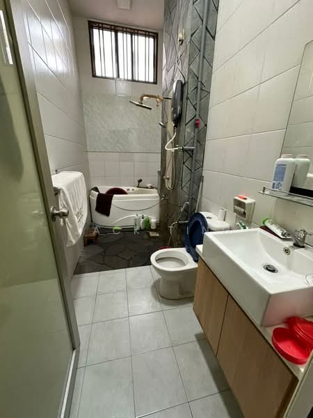 2-storey Terraced House for Sale in Taman Sutera Utama (Skudai) - Jack Ting - Bathroom - PropertyGuru.com.my