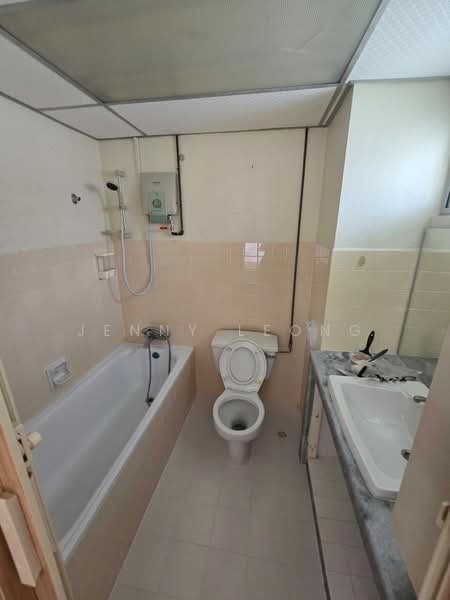 Condominium for Rent at The Reef Condominium - Jenny Leong - Bathroom - PropertyGuru.com.my