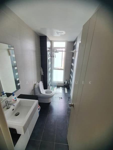 Pangsapuri untuk Dijual di Central Residence @ Sungai Besi - Samson Kuek - Bathroom - PropertyGuru.com.my