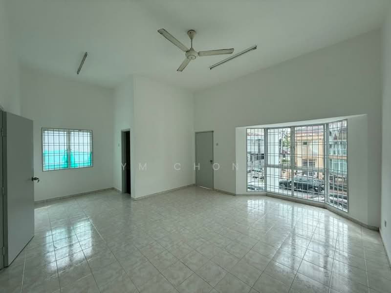 2-storey Terraced House for Sale in Taman Sutera Belia (Batu Berendam) - YM Chong - Living Room - PropertyGuru.com.my