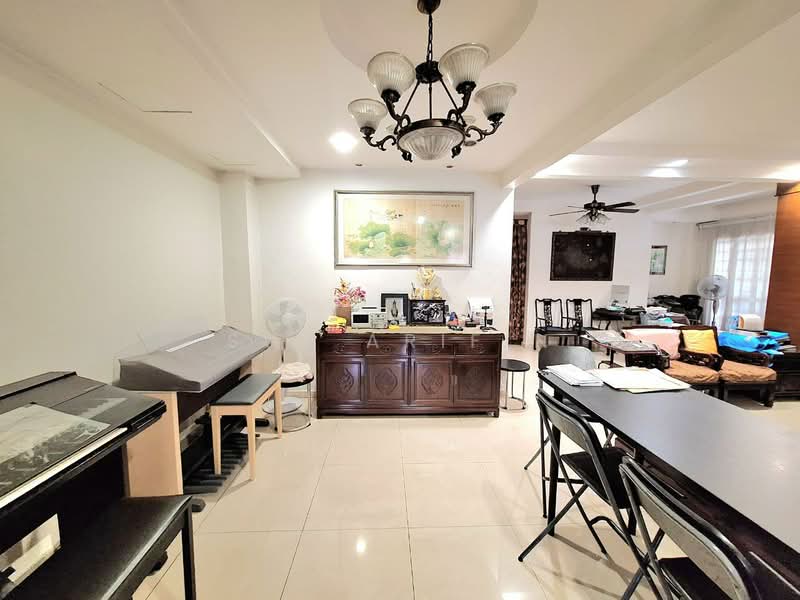 2-storey Terraced House for Sale in Kota Kemuning (Shah Alam) - Sue Arifin - Living Room - PropertyGuru.com.my