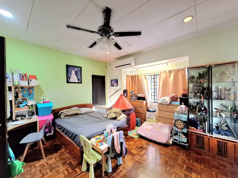 2-storey Terraced House for Sale in Kota Kemuning (Shah Alam) - Sue Arifin - Bedroom - PropertyGuru.com.my