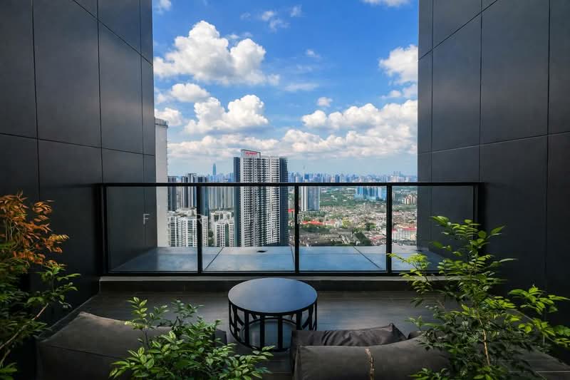 Quinn Residence untuk Untuk Disewa - RM 2,900 /bulan, Mac 2026 - Balcony - PropertyGuru.com.my