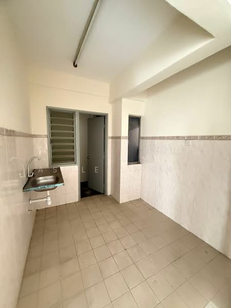 Kondominium untuk Dijual di Pelangi Damansara - Ashley Wong - Kitchen - PropertyGuru.com.my