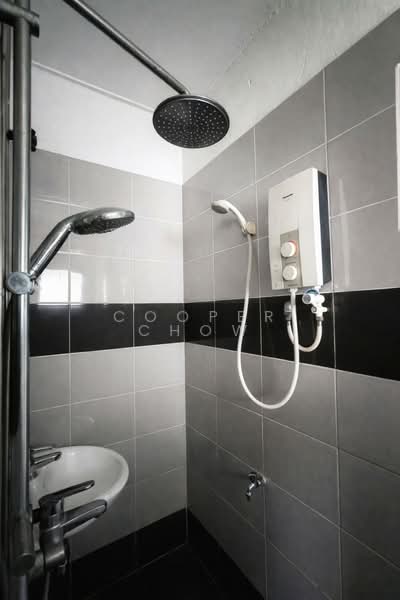 Rumah Berkembar untuk Dijual di SS1 (Petaling Jaya) - Cooper Chow - Bathroom - PropertyGuru.com.my