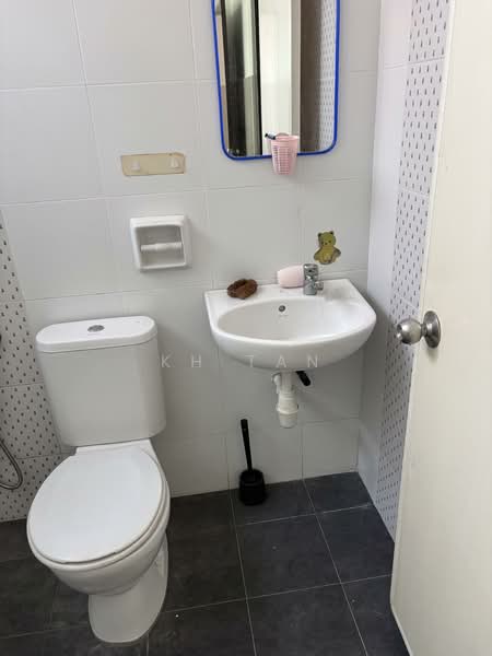 3-storey Terraced House for Sale in Setia Pearl Island (Bayan Lepas) - KH Tan - Bathroom - PropertyGuru.com.my