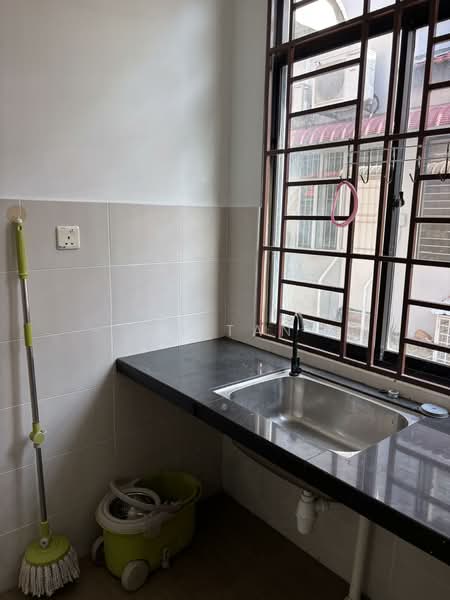 3-storey Terraced House for Sale in Setia Pearl Island (Bayan Lepas) - KH Tan - Kitchen - PropertyGuru.com.my