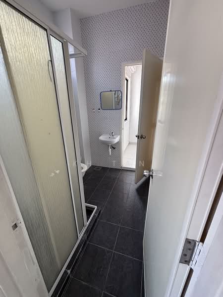 3-storey Terraced House for Sale in Setia Pearl Island (Bayan Lepas) - KH Tan - Bathroom - PropertyGuru.com.my