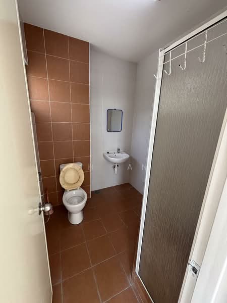 3-storey Terraced House for Sale in Setia Pearl Island (Bayan Lepas) - KH Tan - Bathroom - PropertyGuru.com.my