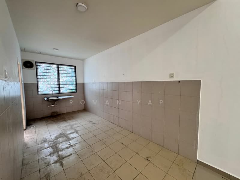 Bandar Country Homes untuk Untuk Dijual - RM 480,000, Apr 2026 - Kitchen - PropertyGuru.com.my