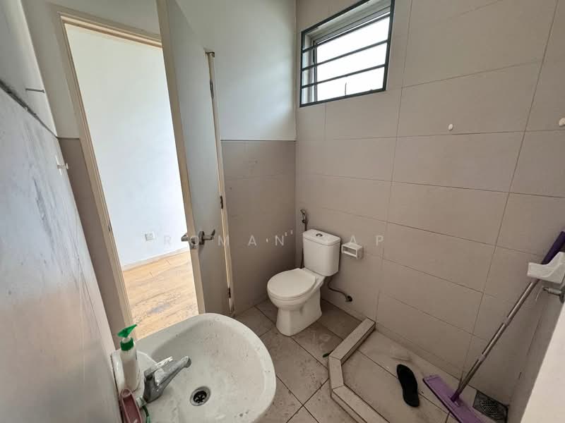 Bandar Country Homes untuk Untuk Dijual - RM 480,000, Apr 2026 - Bathroom - PropertyGuru.com.my