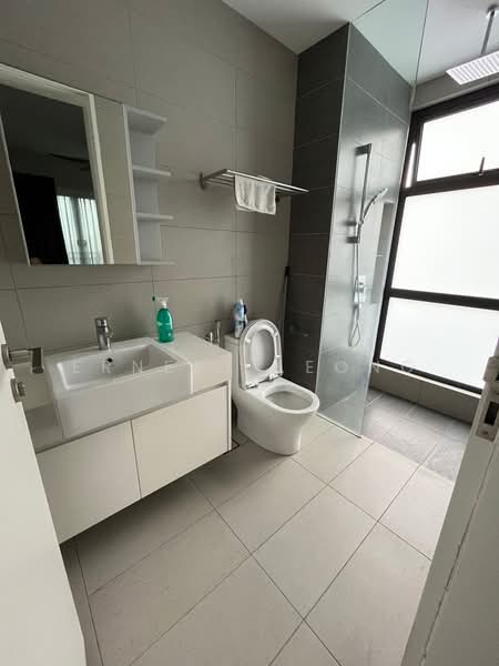 Service Residence for Sale at Skyluxe On The Park Bukit Jalil - Ernest Leong - Bathroom - PropertyGuru.com.my
