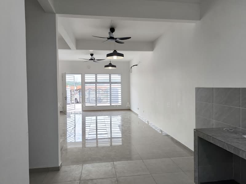 Bandar Springhill untuk Untuk Disewa - RM 1,500 /bulan, Apr 2026 - Living Room - PropertyGuru.com.my
