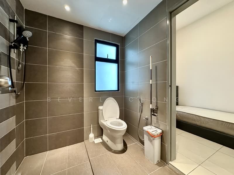 Servis Apartment untuk Dijual di G Residence - Beverly Chong - Bathroom - PropertyGuru.com.my