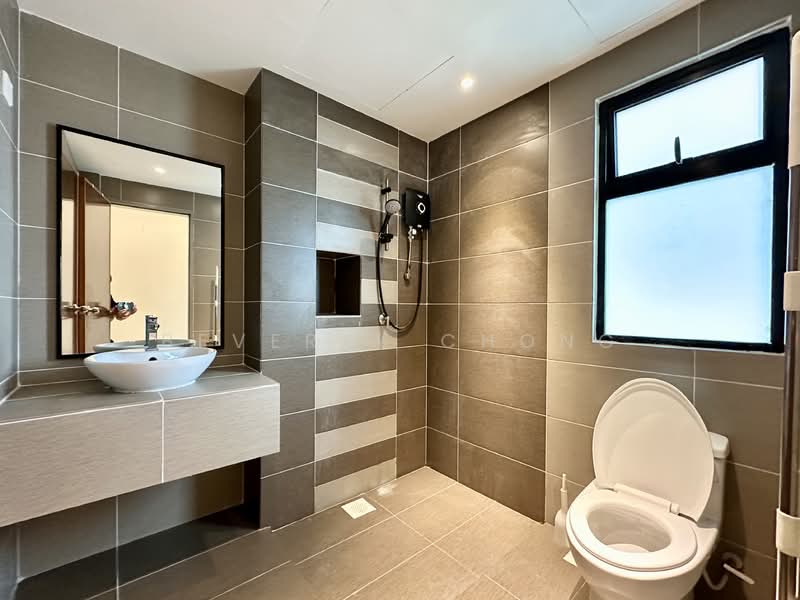 Servis Apartment untuk Dijual di G Residence - Beverly Chong - Bathroom - PropertyGuru.com.my