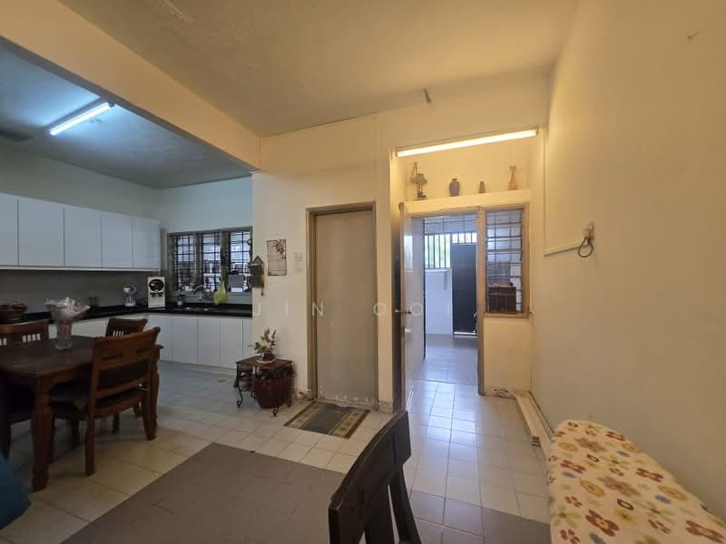 2.5-storey Terraced House for Sale in Subang Jaya (Selangor) - Jin Ooi - Kitchen - PropertyGuru.com.my