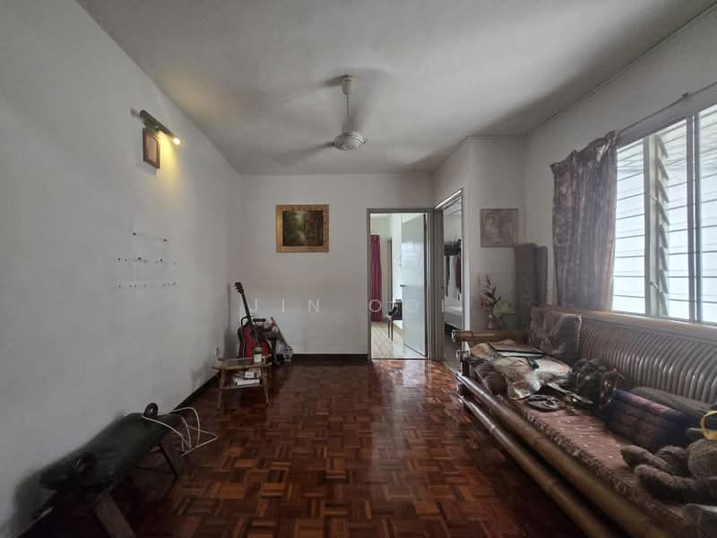 2.5-storey Terraced House for Sale in Subang Jaya (Selangor) - Jin Ooi - Living Room - PropertyGuru.com.my