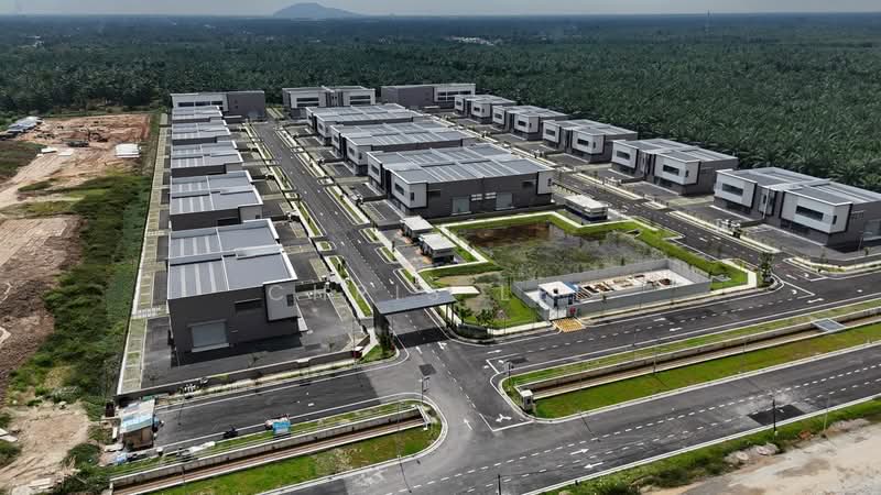 Semi-D Factory for Rent in Taman Perindustrian Air Hitam (Klang) - Chris Lee - Exterior - PropertyGuru.com.my