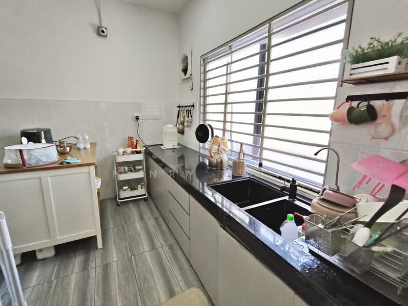 Terraced House for Sale in Semenyih (Selangor) - Henry Chia - Kitchen - PropertyGuru.com.my