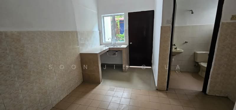 2-storey Terraced House for Sale in Banting (Selangor) - Soon Jie Chua - Kitchen - PropertyGuru.com.my