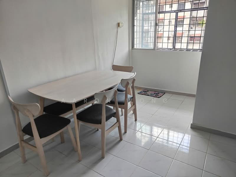 Flat for Rent at Desa Petaling Flat - Aaron Wong - Dining Room - PropertyGuru.com.my