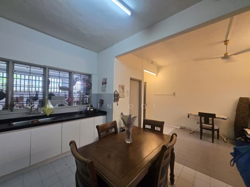 2.5-storey Terraced House for Sale in Subang Jaya (Selangor) - Jin Ooi - Kitchen - PropertyGuru.com.my