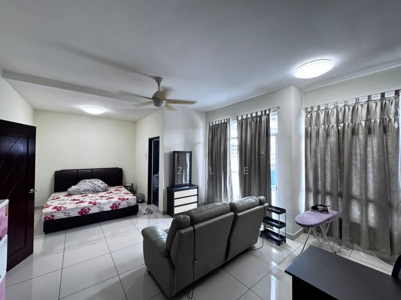 Semi-Detached House for Sale in Taman Universiti (Skudai) - Jaz Lee - PropertyGuru.com.my