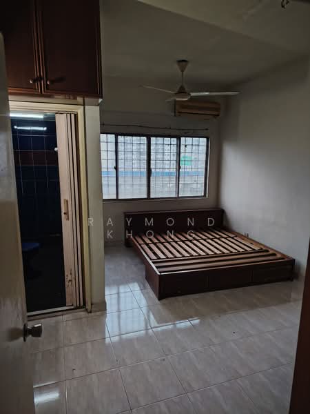 Petaling Indah Condominiums untuk Untuk Disewa - RM 1,300 /bulan, Mac 2026 - Bedroom - PropertyGuru.com.my