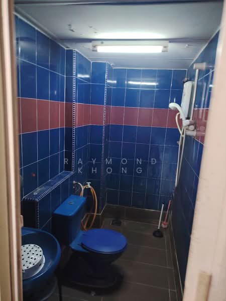 Petaling Indah Condominiums untuk Untuk Disewa - RM 1,300 /bulan, Mac 2026 - Bathroom - PropertyGuru.com.my