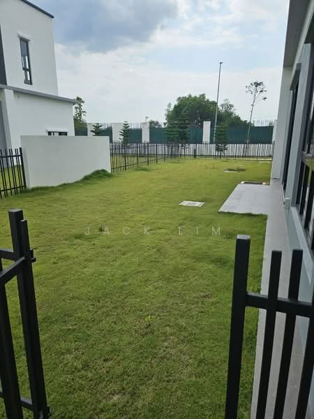 Semi-Detached House for Sale in Telok Panglima Garang (Selangor) - Jack Lim - Garden - PropertyGuru.com.my