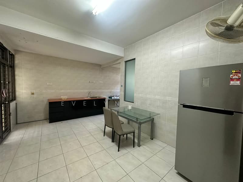 Taman Austin Perdana untuk Untuk Disewa - RM 3,500 /bulan, Apr 2026 - Kitchen - PropertyGuru.com.my