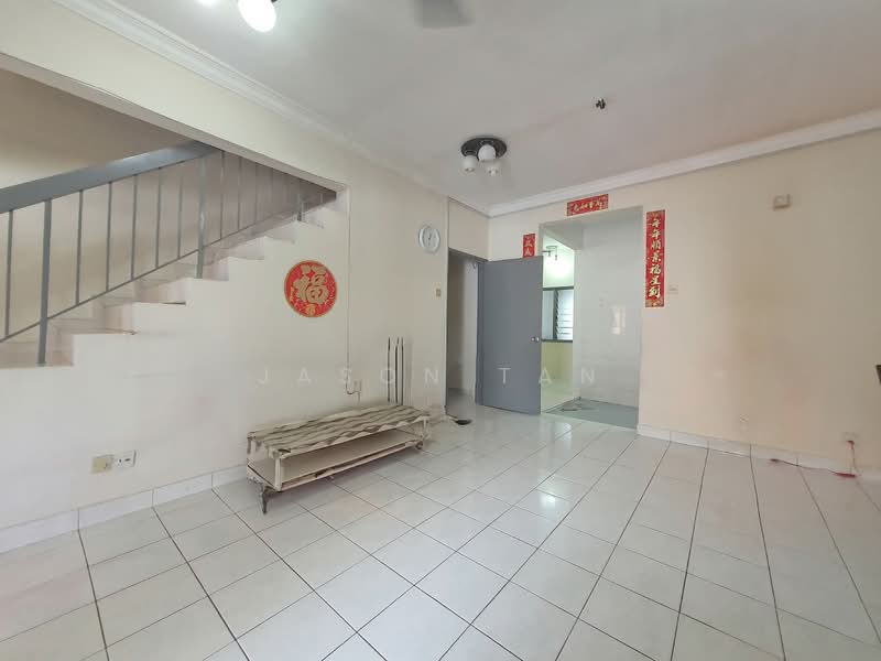 2-storey Terraced House for Sale in TAMAN PUCHONG UTAMA (Puchong) - Jason Tan - Living Room - PropertyGuru.com.my